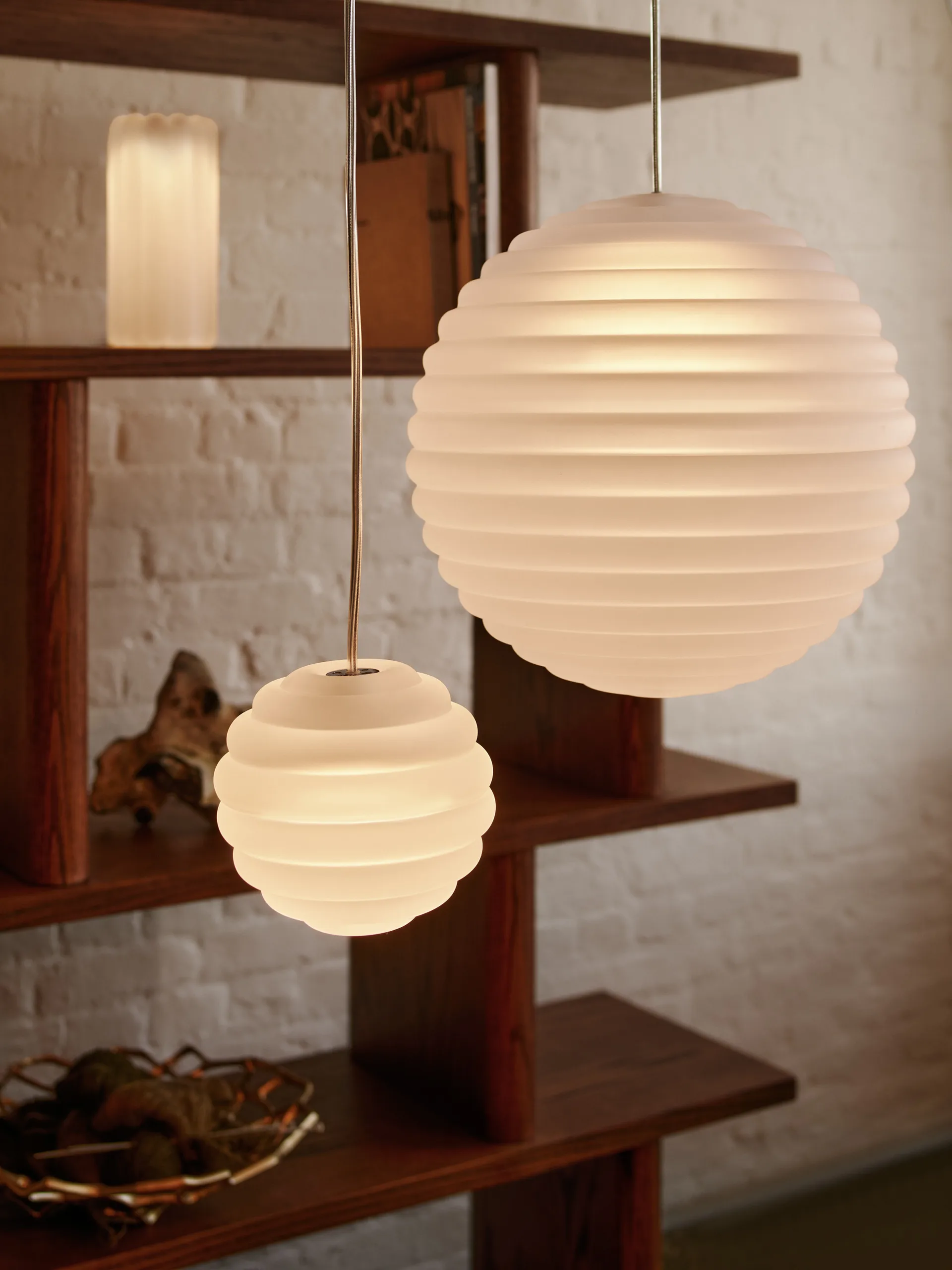 Press Sphere pendel LED Ø30 cm, Frosted Tom Dixon