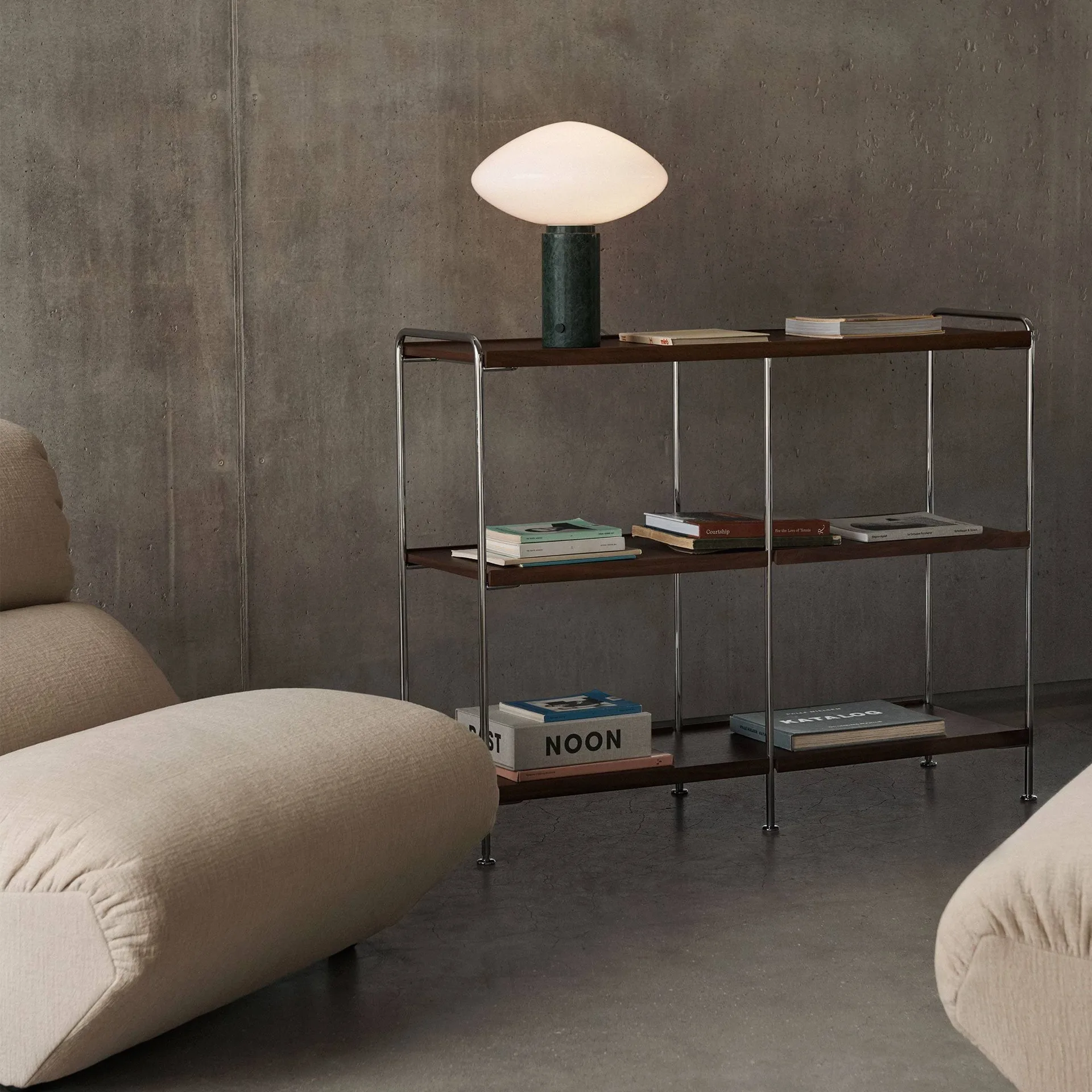 Alima NDS5 hylla, Lackerad valnöt-krom, 123x95x38 cm &Tradition