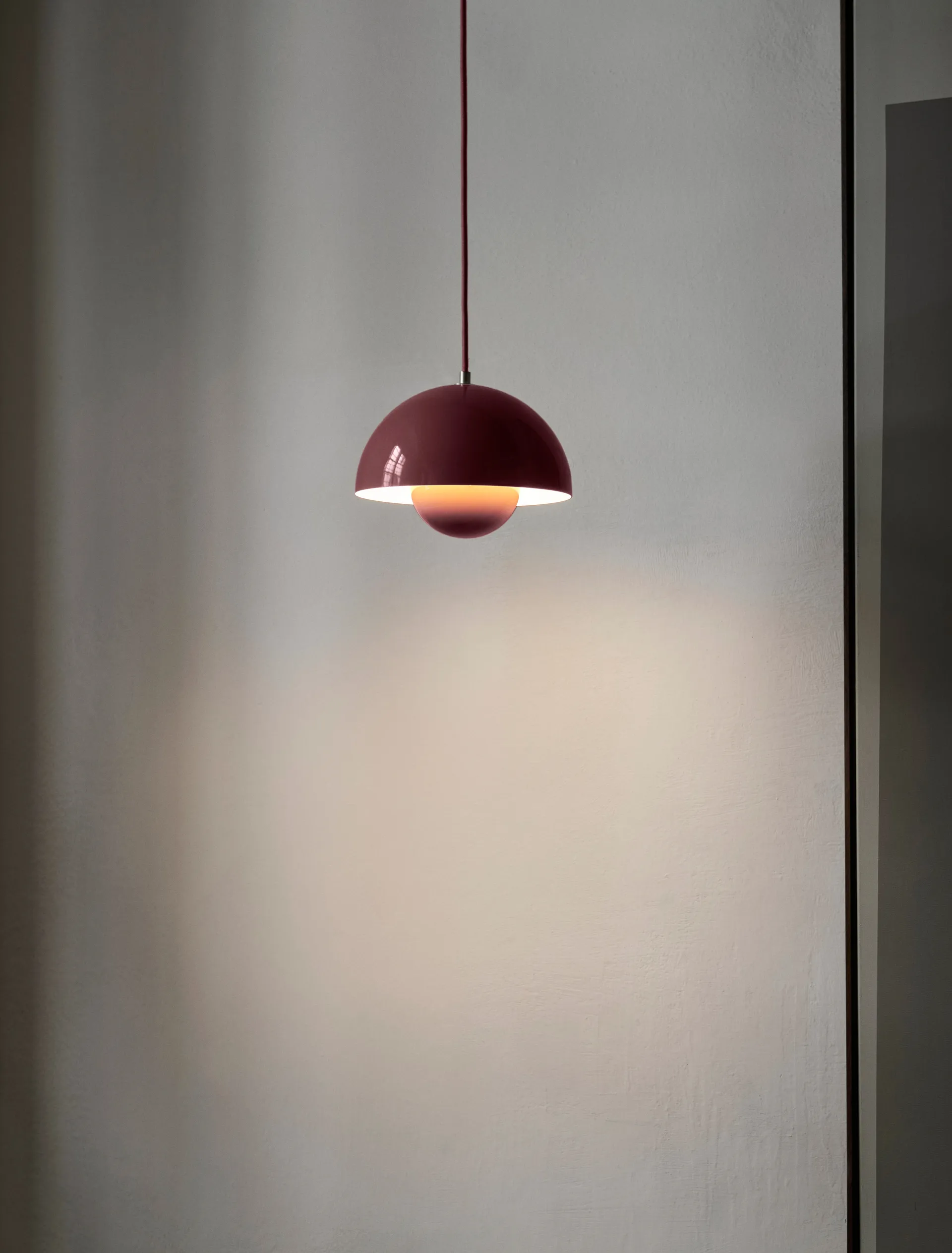 Flowerpot VP1 pendel, Dark plum &Tradition