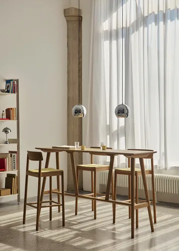 In Between SK27 Bar Table barbord 190x50x105 cm - Lackad ek - &Tradition