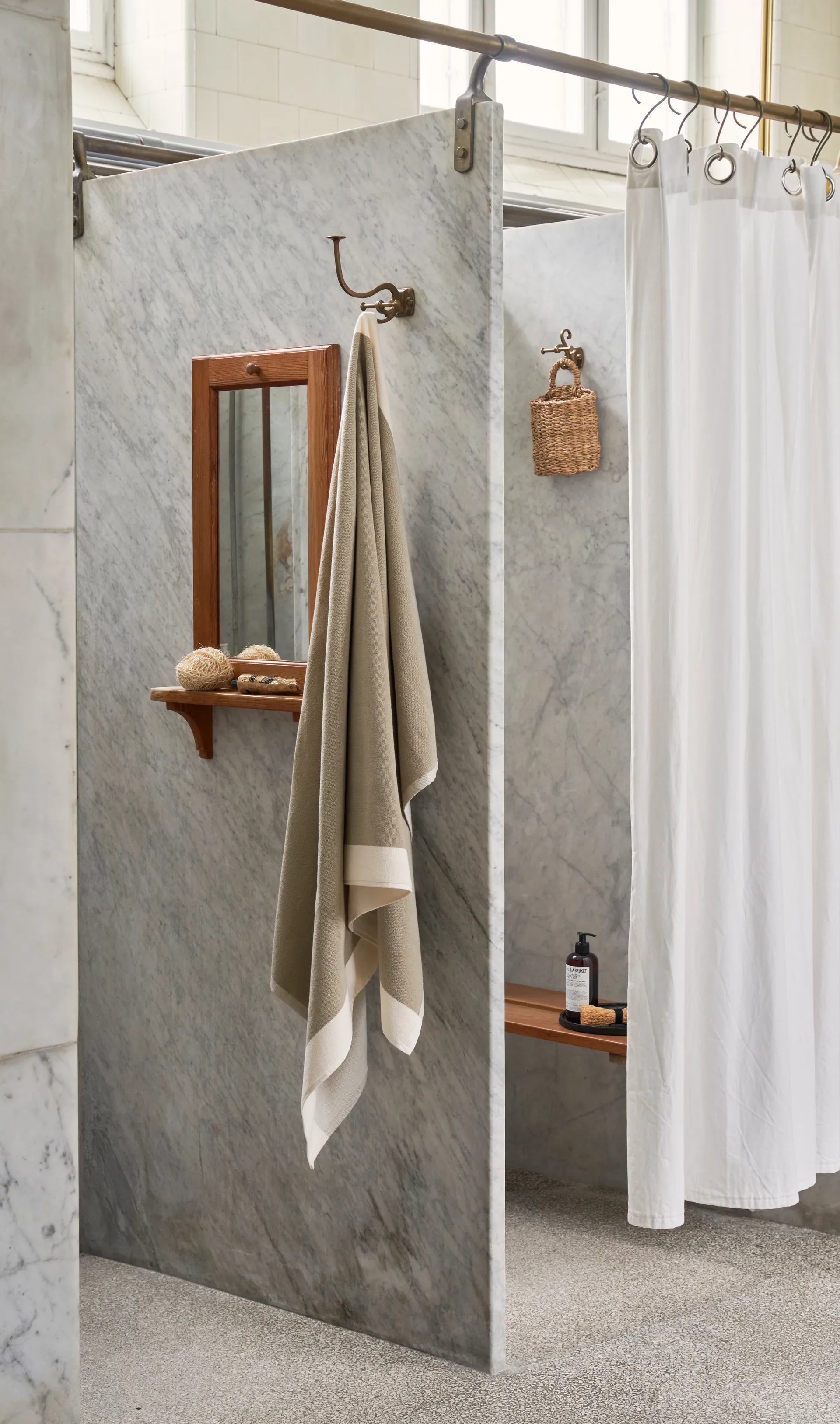 Vipp104 badhandduk, Taupe, 76x135 cm Vipp