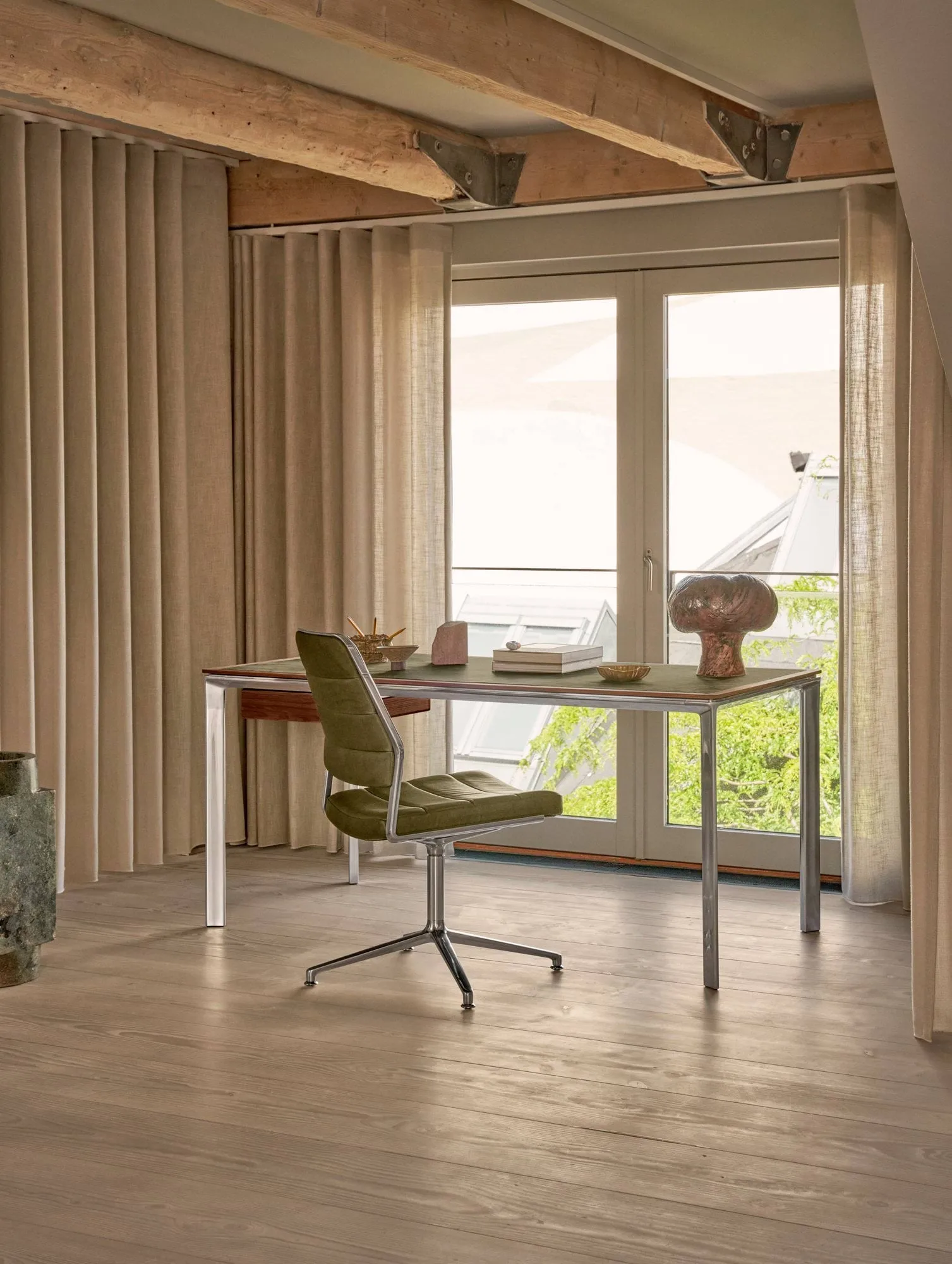 Vipp454 Swivel chair kontorsstol, Camel leather-polished aluminium Vipp