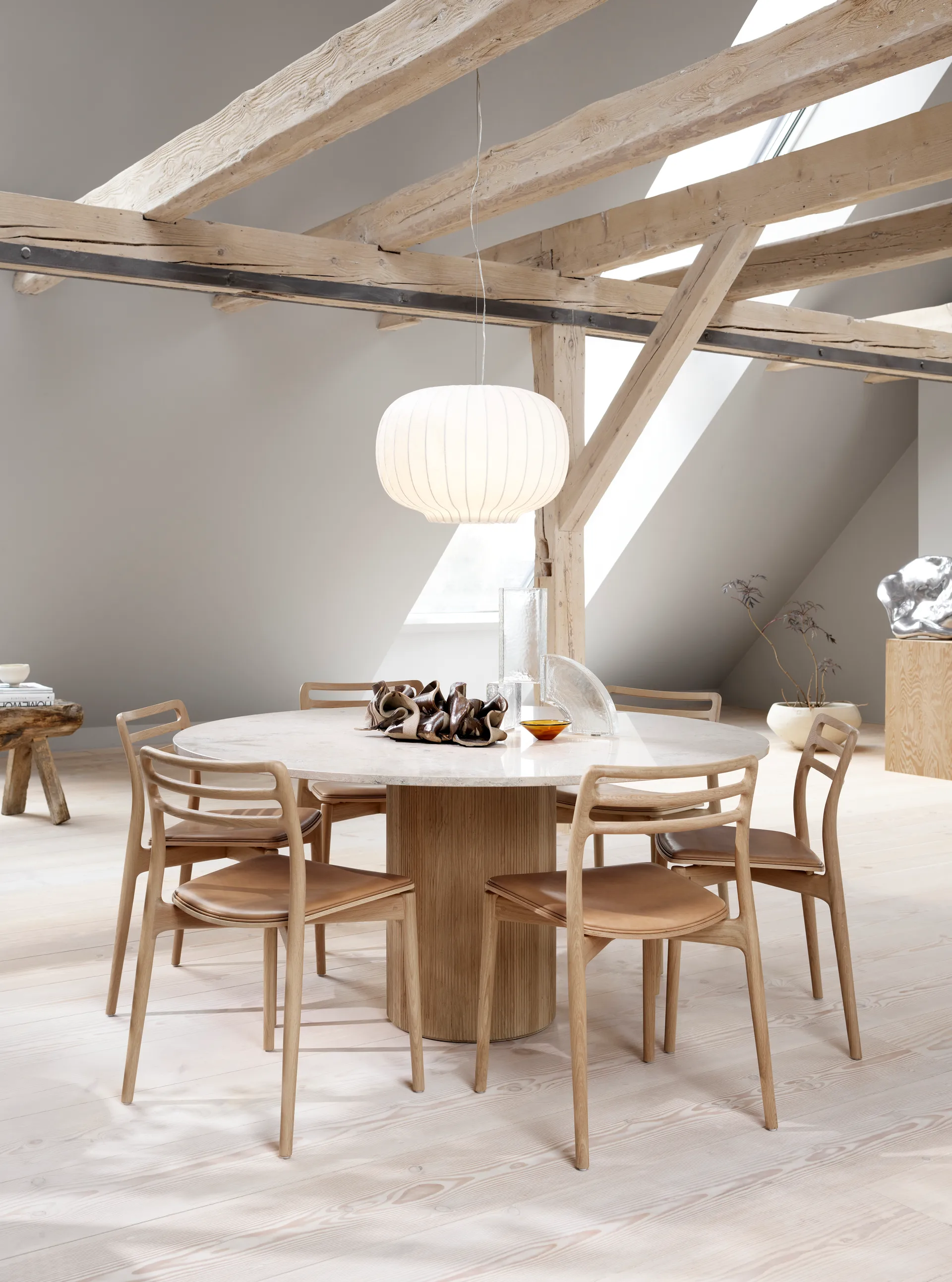 Vipp495 Cabin matbord Ø150 cm, Light Jura marble-light oak Vipp