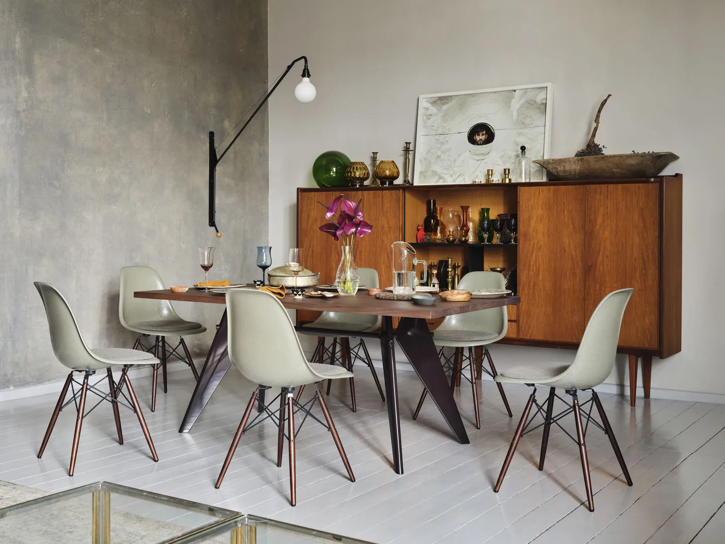 Eames Fiberglass Chairs DSW stol, raw umber, lönnben Vitra