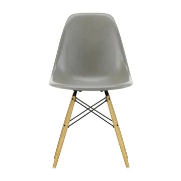 Eames Fiberglass Chairs DSW stol - raw umber, lönnben - Vitra