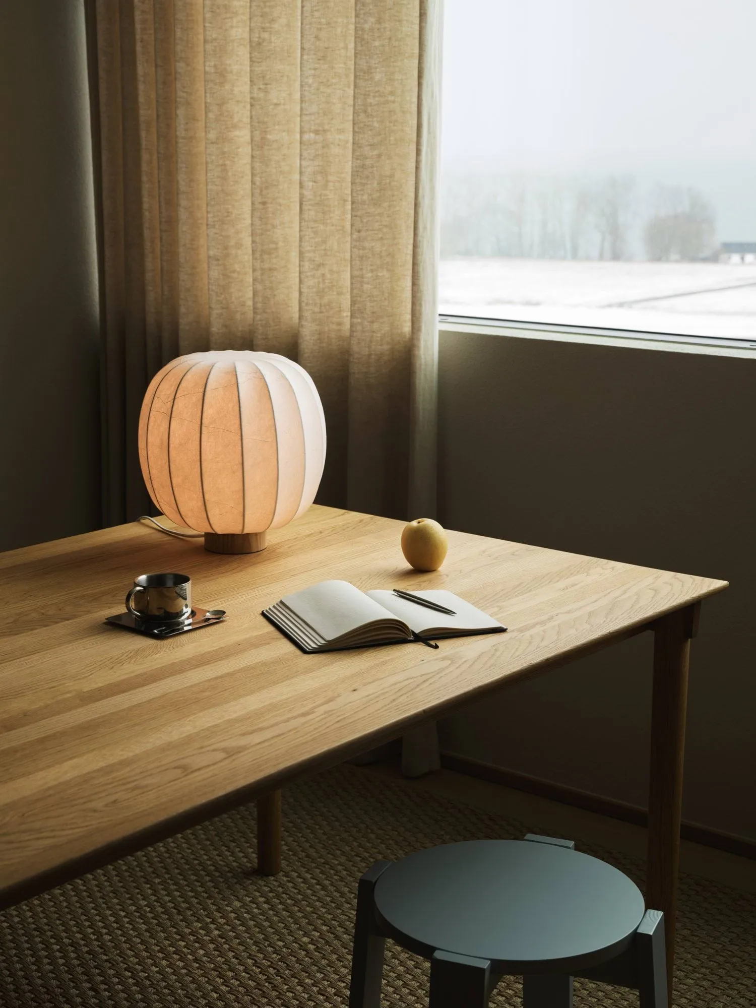 Lunari bordslampa, White-Natural ash, Ø30x32 cm Watt & Veke