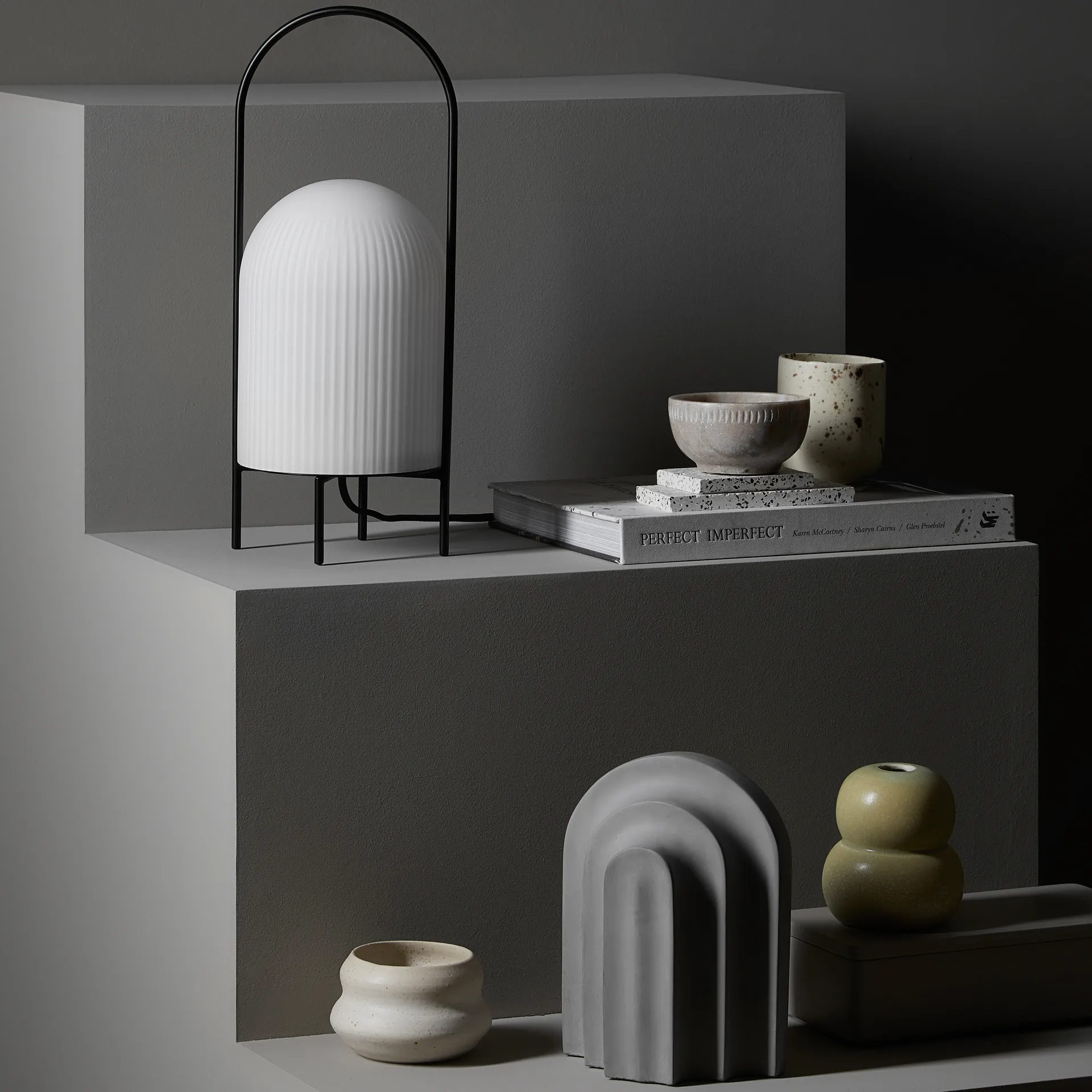 Ghost bordslampa, Svart-vitt opalglas Woud